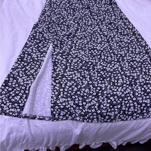 Casual Black and White Floral Midi Skirt